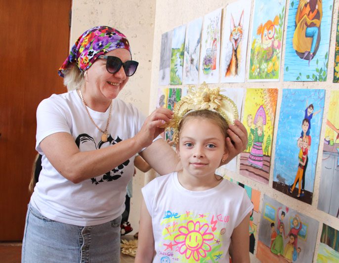 Выставка работ выпускников Костюковичской ДШИИ: приходите удивляться и восхищаться