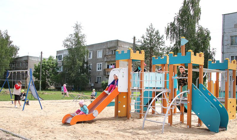 В агрогородке Тупичино установили новую детскую площадку В агрогородке Тупичино установили новую детскую площадку