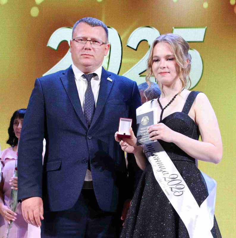 ФОТОФАКТ: Выпускной вечер прошел в Костюковичах