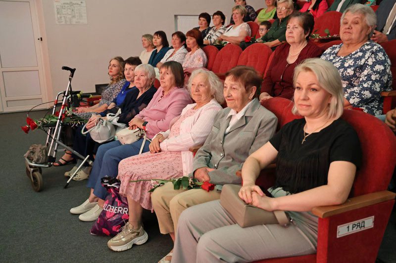 Медицинских работников чествовали сегодня в Костюковичах Медицинских работников чествовали сегодня в Костюковичах