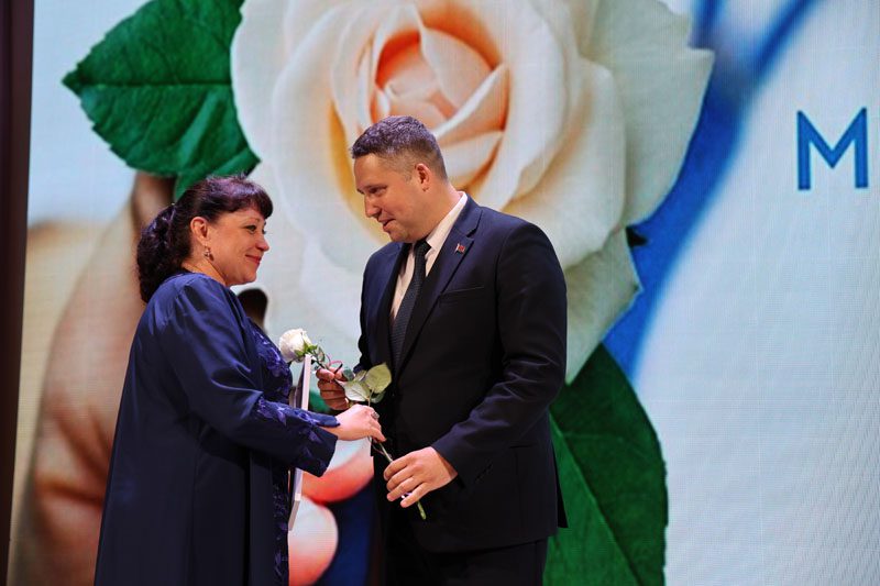 Медицинских работников чествовали сегодня в Костюковичах Медицинских работников чествовали сегодня в Костюковичах