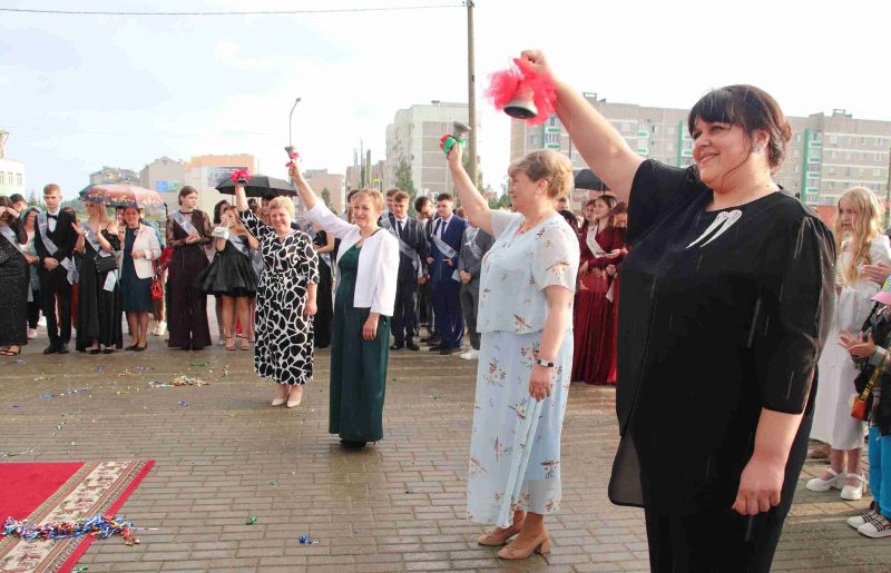 ФОТОФАКТ: Выпускной вечер прошел в Костюковичах