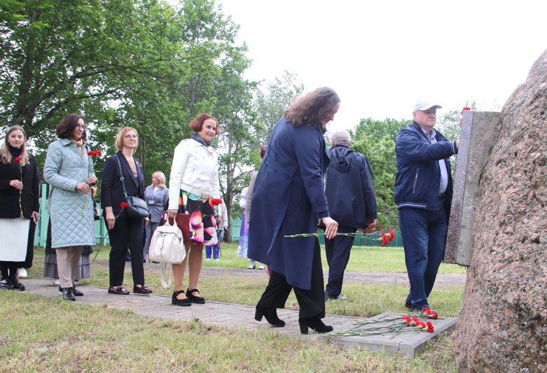Белынковичи приветствовали гостей фестиваля "Письменков луг"