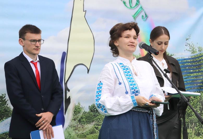 Белынковичи приветствовали гостей фестиваля "Письменков луг"