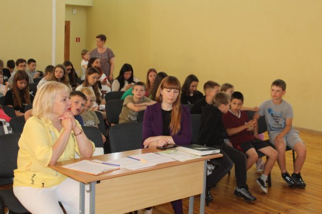 Экомода и Экогерои: в районной гимназии и Костюковичском ЦДТ 5 июня креативно отметили Всемирный день защиты окружающей среды