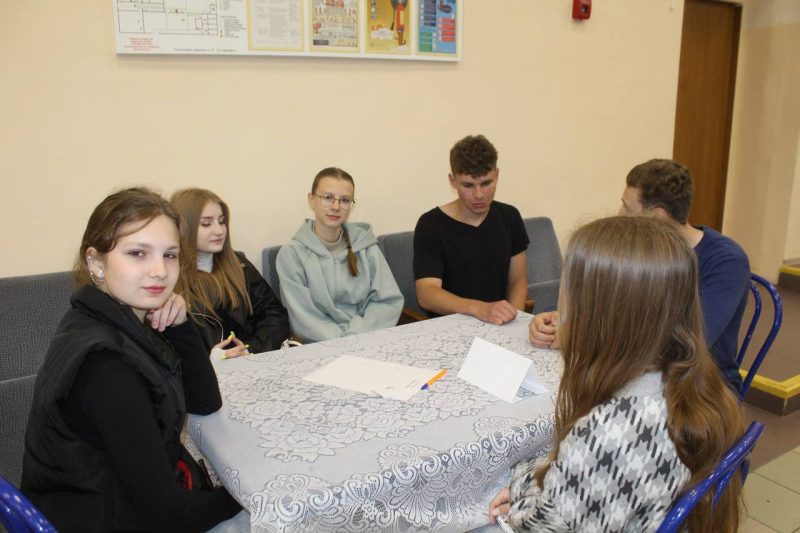 Молодые костюковчане посоревновались в интеллектуальном квизе «Битва умов» Молодые костюковчане посоревновались в интеллектуальном квизе «Битва умов»