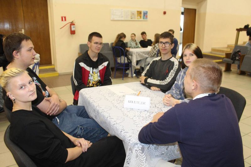 Молодые костюковчане посоревновались в интеллектуальном квизе «Битва умов» Молодые костюковчане посоревновались в интеллектуальном квизе «Битва умов»