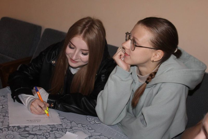 Молодые костюковчане посоревновались в интеллектуальном квизе «Битва умов» Молодые костюковчане посоревновались в интеллектуальном квизе «Битва умов»