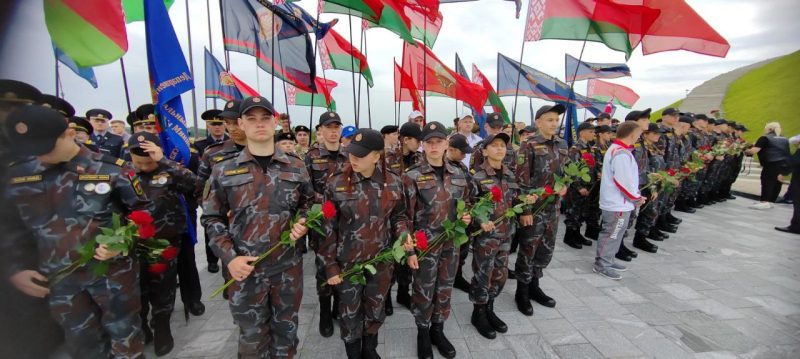 Костюковичские "зубры" приняли участие в финале военно-спортивной игры "Зарница"