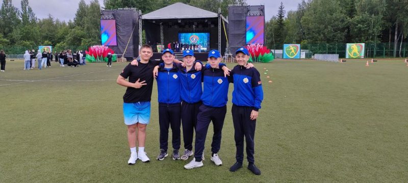 Костюковичские "зубры" приняли участие в финале военно-спортивной игры "Зарница"