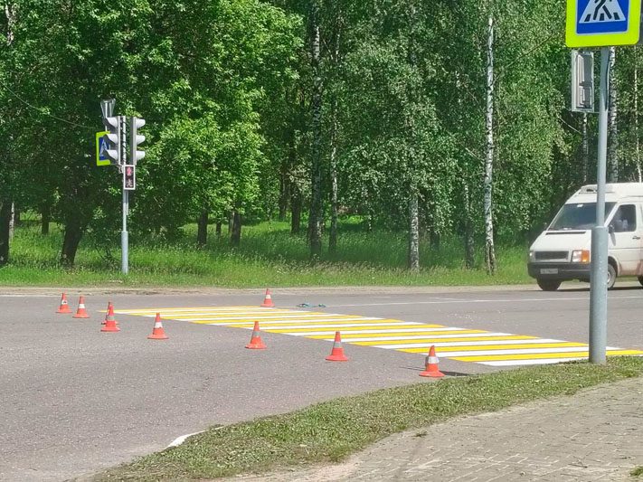 Асфальтированные дороги приводят в парадный вид Асфальтированные дороги приводят в парадный вид