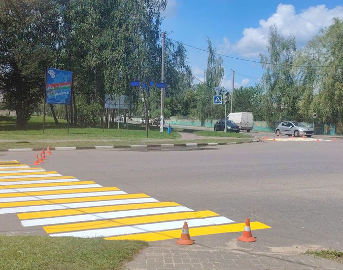 Асфальтированные дороги приводят в парадный вид Асфальтированные дороги приводят в парадный вид
