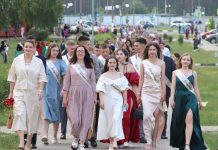 Со школьной скамьи — во взрослую жизнь: в Беларуси сегодня пройдут выпускные вечера