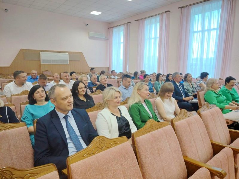 В Костюковичах состоялась очередная тринадцатая сессия районного Совета депутатов