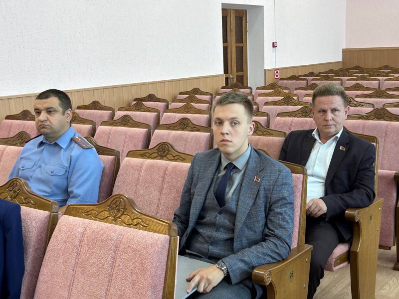 Соблюдение антикоррупционного законодательства обсудили в Костюковичском райисполкоме