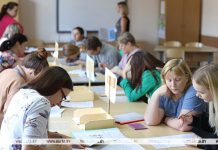 Колледжи Беларуси начинают прием документов на уровень среднего специального образования