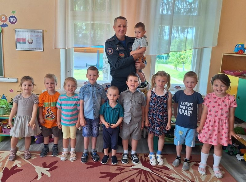 Спасатели провели урок безопасности в Тупичинском детском саду