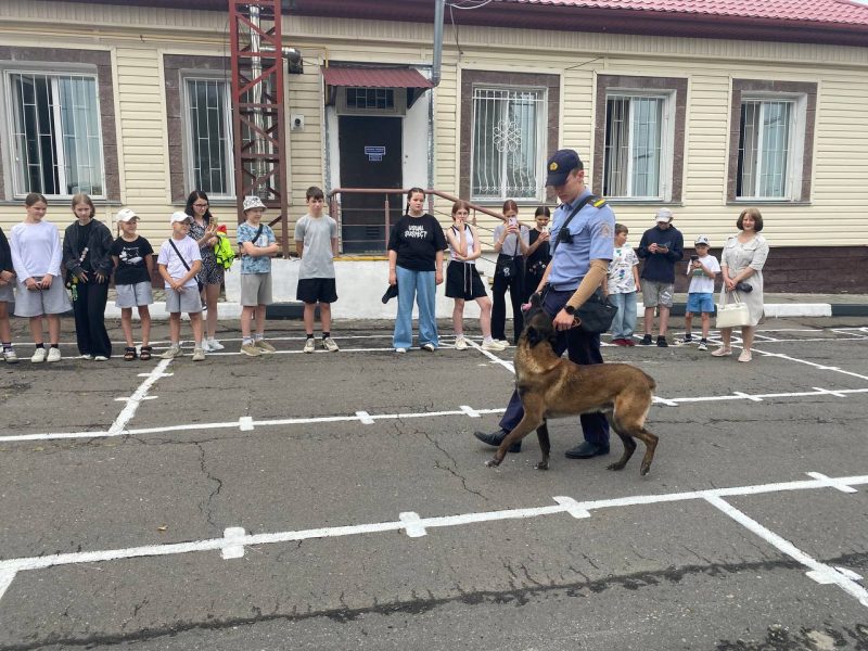 Герои в форме: экскурсия в Костюковичское отделение департамента охраны