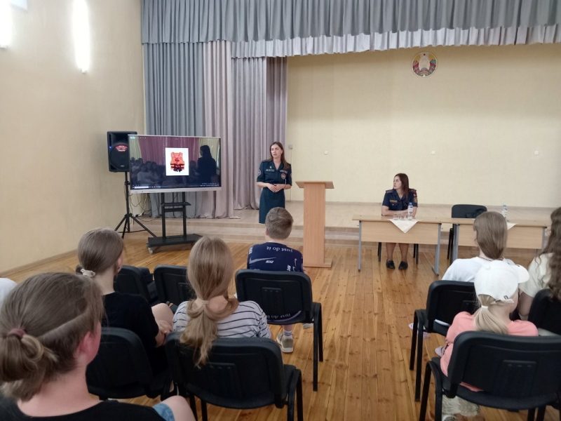 Лето без ЧП: продолжаются мероприятия акции "Безопасные каникулы" Лето без ЧП: продолжаются мероприятия акции "Безопасные каникулы"