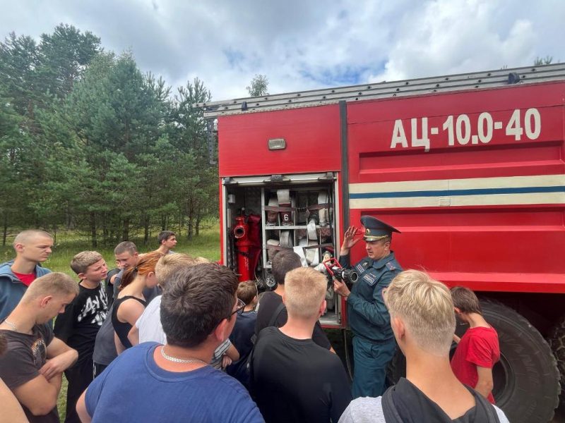 Спасатели не оставили без внимания ребят из круглосуточного палаточного лагеря