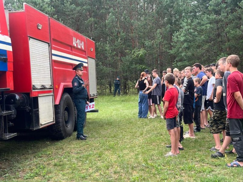 Спасатели не оставили без внимания ребят из круглосуточного палаточного лагеря Спасатели не оставили без внимания ребят из круглосуточного палаточного лагеря