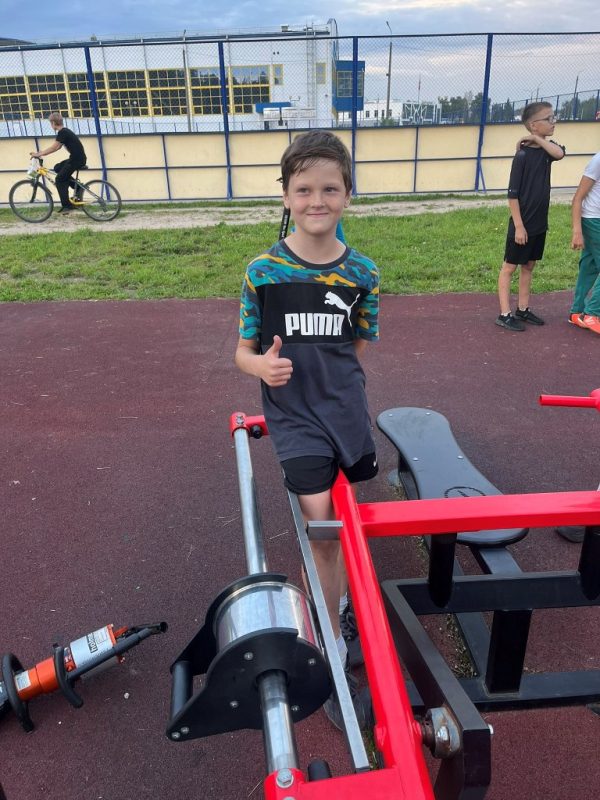 В Костюковичах нога ребенка застряла в уличном тренажере: потребовалась помощь МЧС