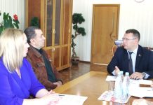 С какими вопросами обратились костюковчане на прием к главе района