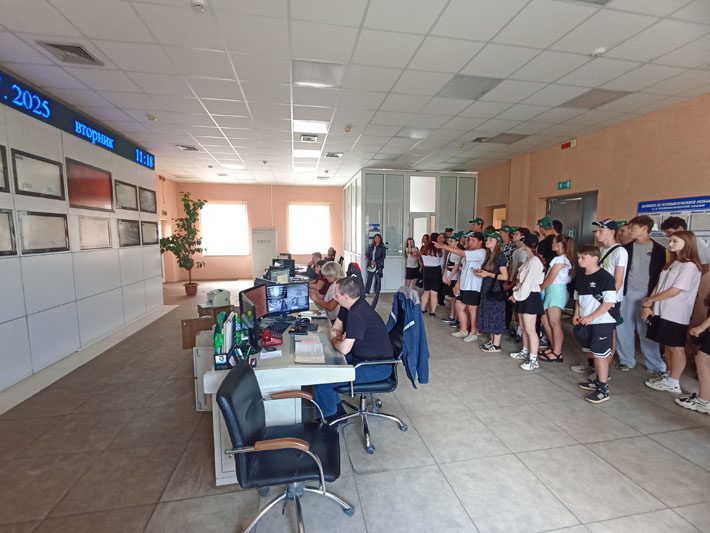 Мир большой промышленности посетили костюковичские учащиеся