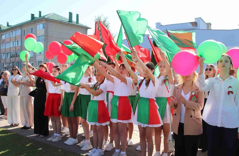 Гордимся тобой, Беларусь! Костюковичи отмечают День Независимости