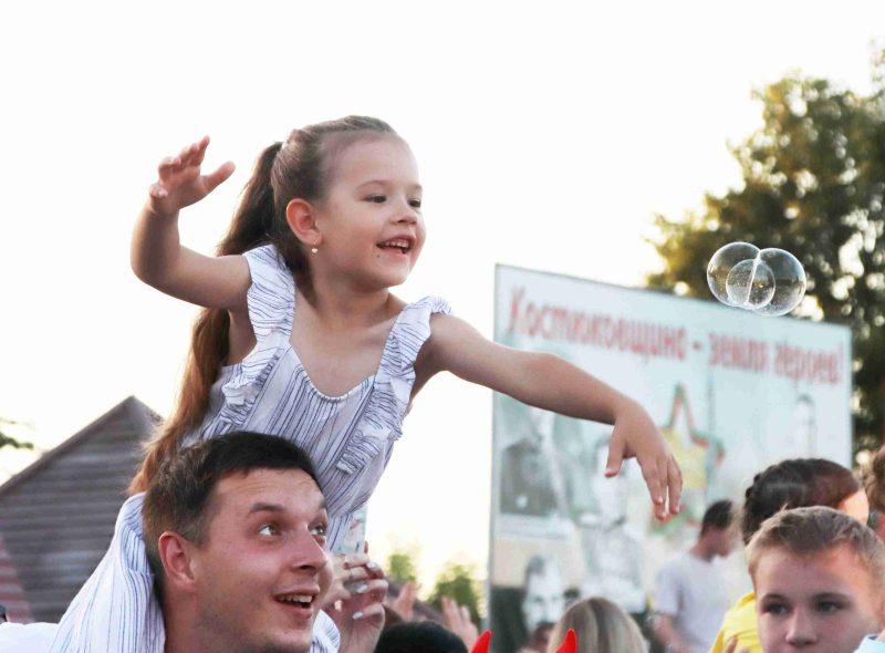 Пенная вечеринка прошла в центре Костюковичей