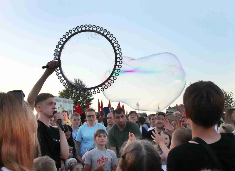 Пенная вечеринка прошла в центре Костюковичей