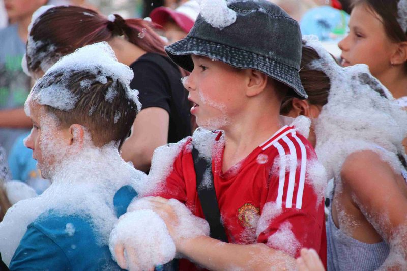 Пенная вечеринка прошла в центре Костюковичей