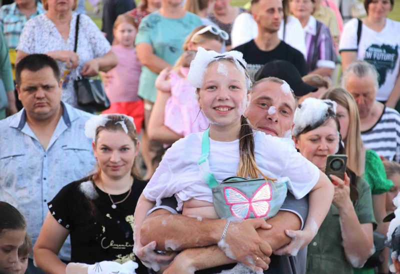 Пенная вечеринка прошла в центре Костюковичей