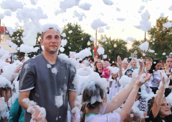 Пенная вечеринка прошла в центре Костюковичей