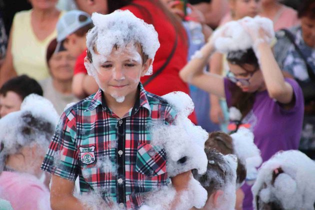 Пенная вечеринка прошла в центре Костюковичей