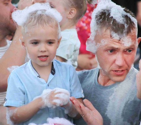 Пенная вечеринка прошла в центре Костюковичей