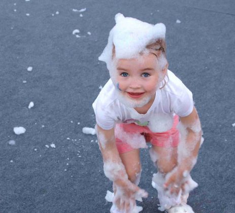 Пенная вечеринка прошла в центре Костюковичей