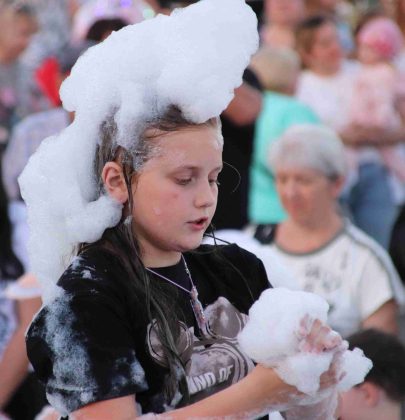 Пенная вечеринка прошла в центре Костюковичей