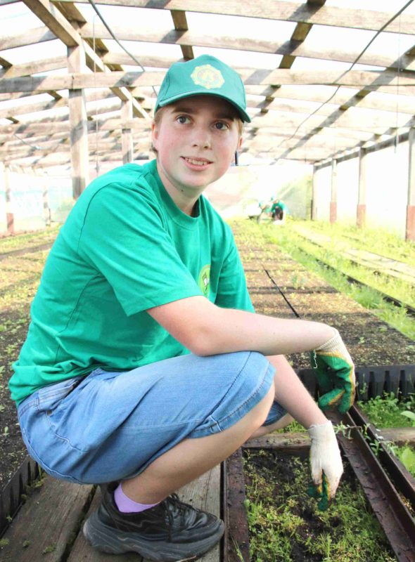 Лес рук! Костюковичские студотряды проводят трудовое лето в лесхозе Лес рук! Костюковичские студотряды проводят трудовое лето в лесхозе