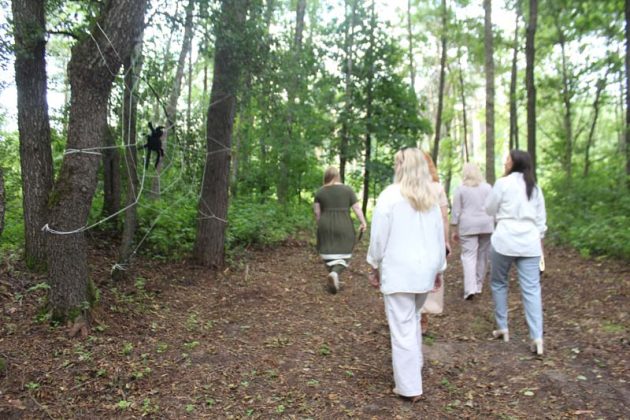 Тренажеры во дворах, велодорожки, экологическая тропа и БЦЗ… Узнали, как реализуется в Костюковичах проект «Здоровые города и поселки»