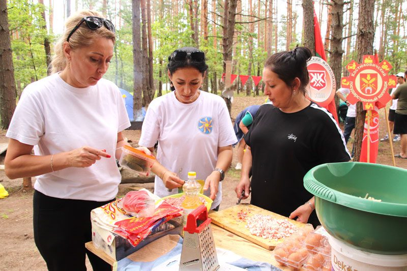 Фотофакт: Лагерь участников турслета "За здоровый образ жизни" развернулся у Беседи