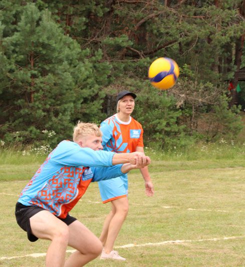 Фотофакт: Как участники турслета покоряли полосу препятствий