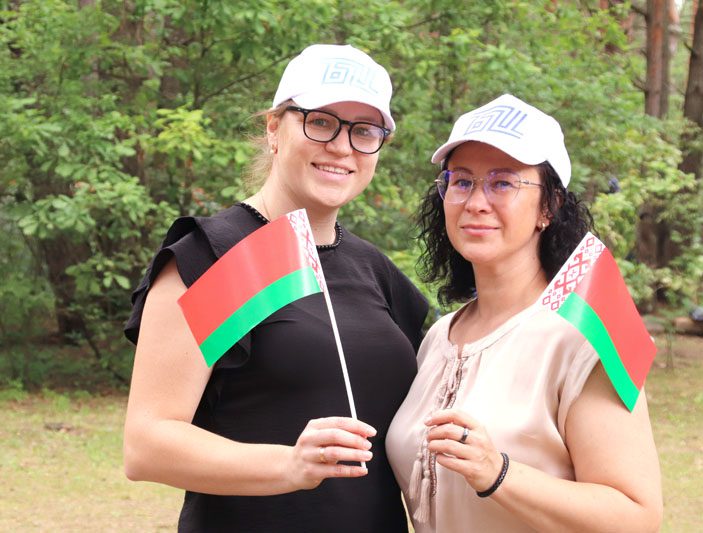 Фотофакт: Как участники турслета покоряли полосу препятствий