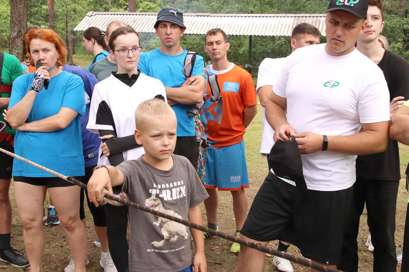 Фотофакт: Как участники турслета покоряли полосу препятствий