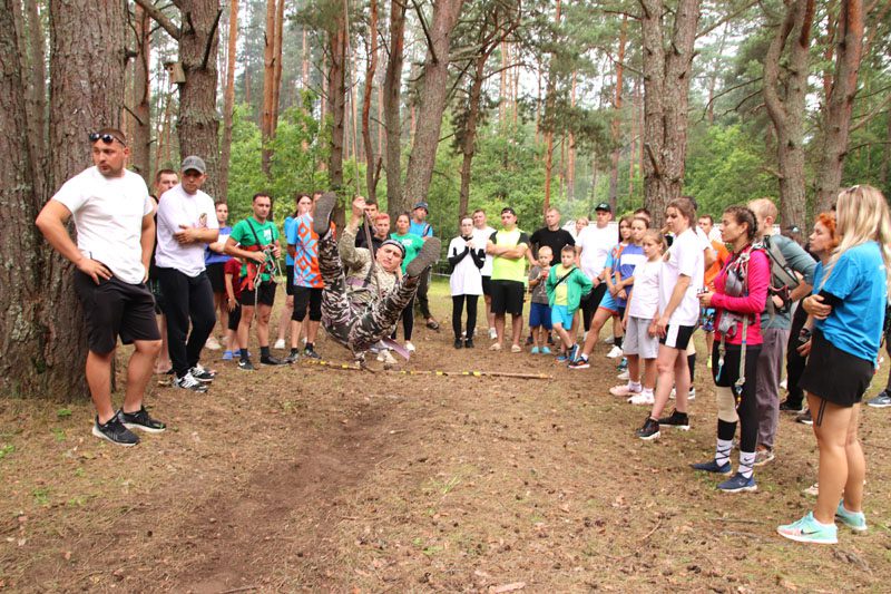 Фотофакт: Как участники турслета покоряли полосу препятствий