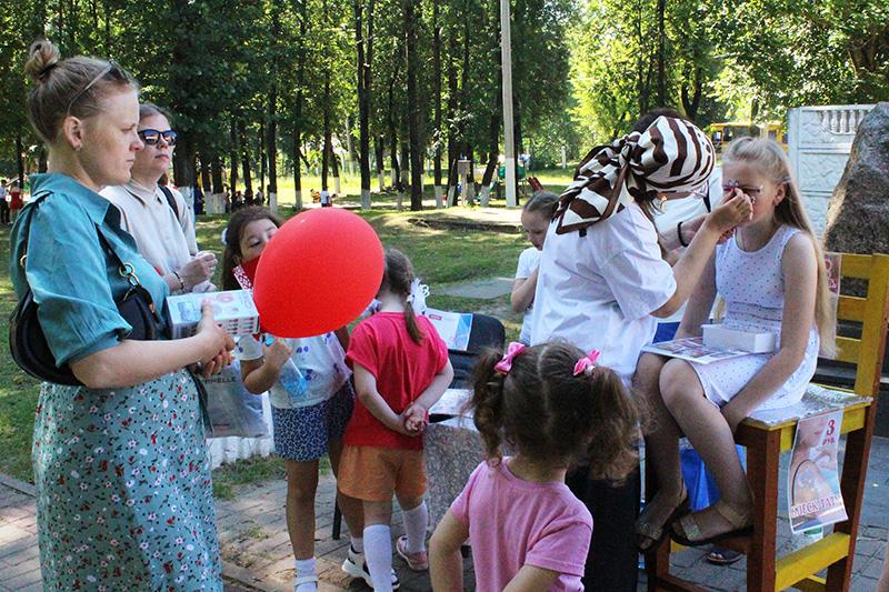 Единые и непобедимые! Праздничная атмосфера царит в Костюковичах