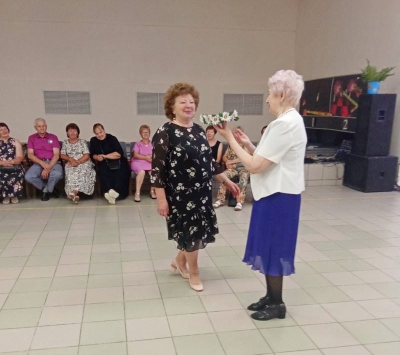 "Купальские посиделки" для людей элегантного возраста прошли в Костюковичах