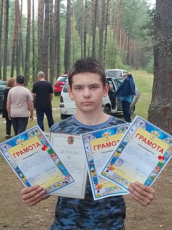 Все выше и выше... Команда "Летчики" стала победителем военно-спортивной игры "Зарница" в палаточном лагере "Эдельвейс"