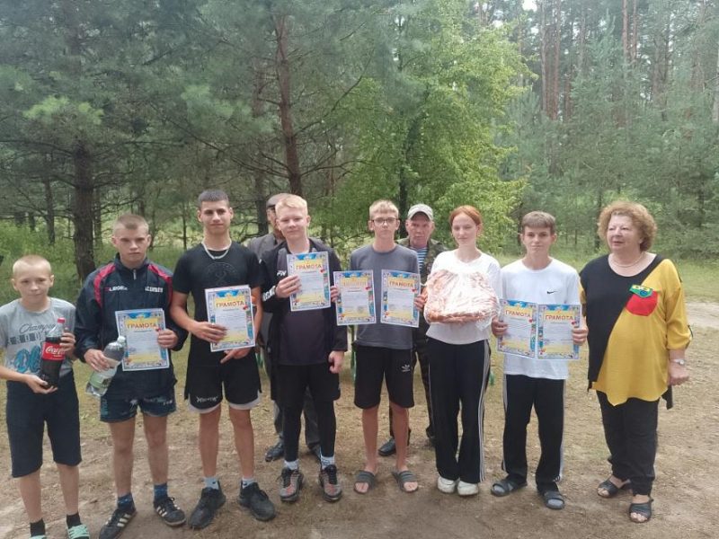 Все выше и выше... Команда "Летчики" стала победителем военно-спортивной игры "Зарница" в палаточном лагере "Эдельвейс"