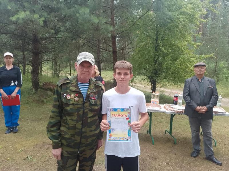 Все выше и выше... Команда "Летчики" стала победителем военно-спортивной игры "Зарница" в палаточном лагере "Эдельвейс"